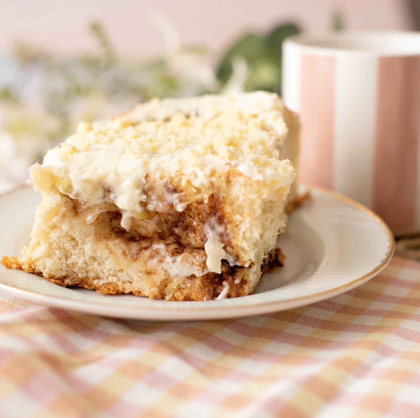 The Apple Crumble Cinnamon Bun Box of 6